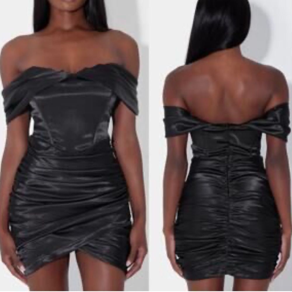 NWT Leau Divine Satin Corset Dress in Black Size Med
New with tags